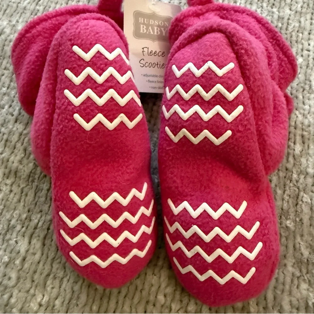 Hudson Baby Fleece Scooties Booties Pink Infant Slippers Non-Skid Size 6-12M NWT